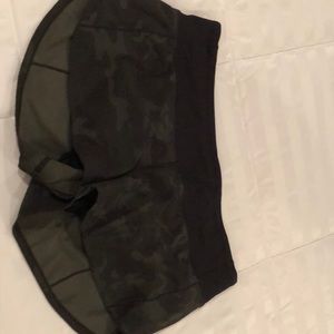 Sped up shorts 2.5” camo